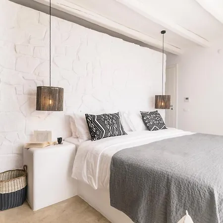 Paoli - Private Pool, Sea View & Jacuzzi Mykonos Town