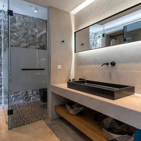 Paoli - Private Pool, Sea View & Jacuzzi Villa *